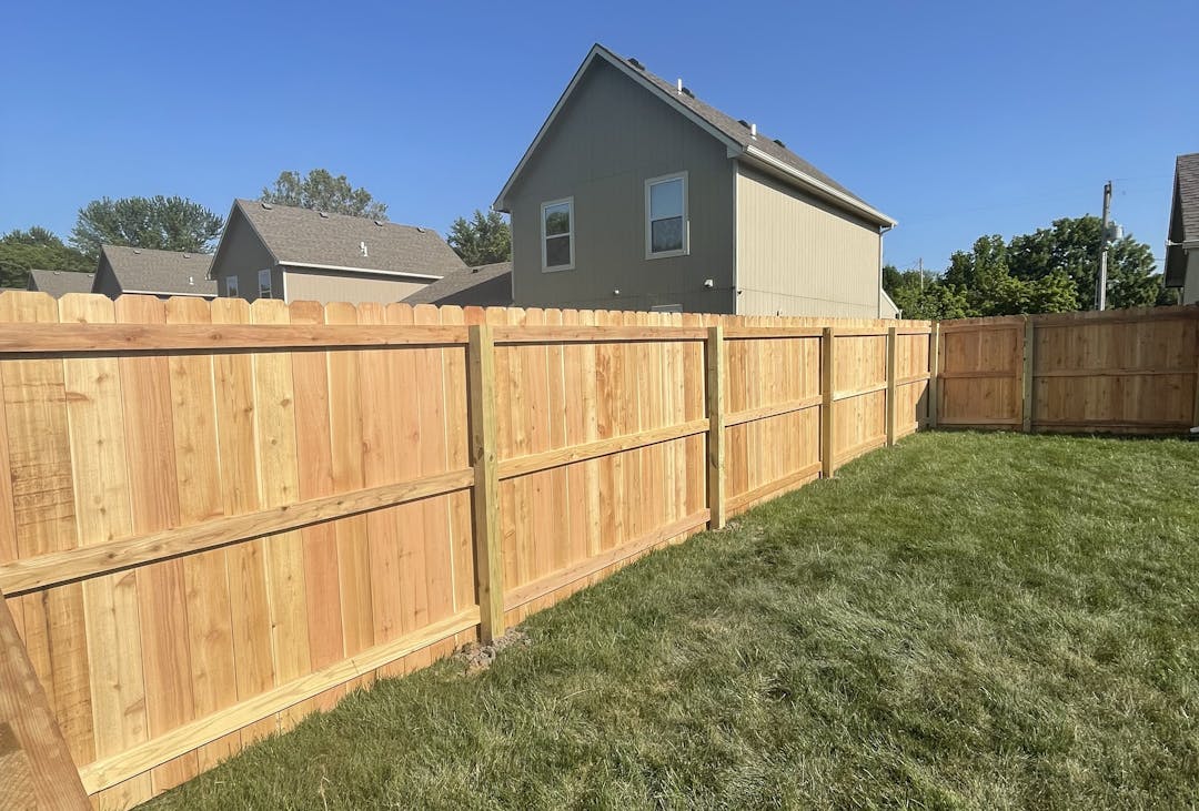 Dog ear top 6 foot privacy fence