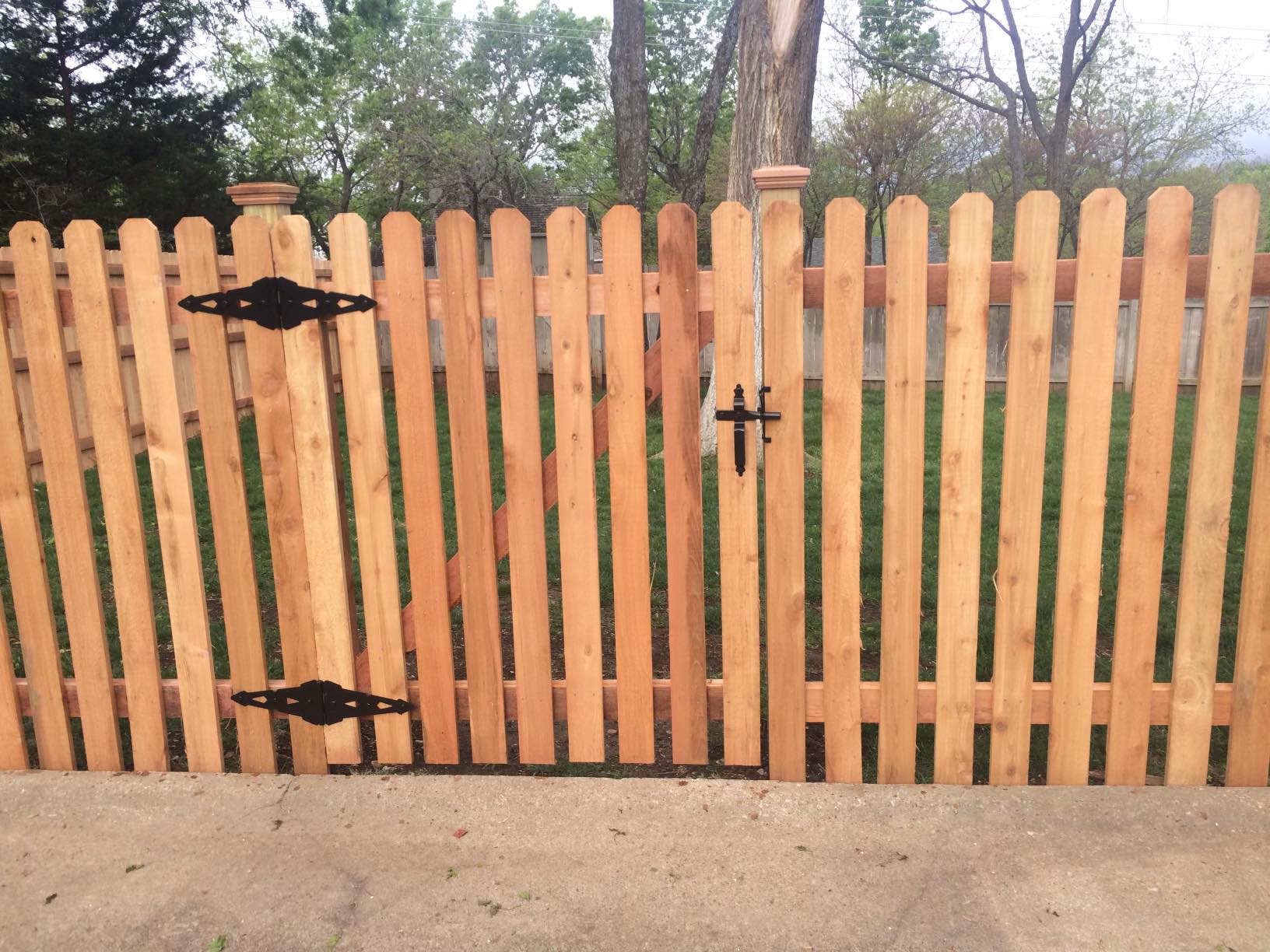 4 foot dog ear top semi privacy fence with a gate