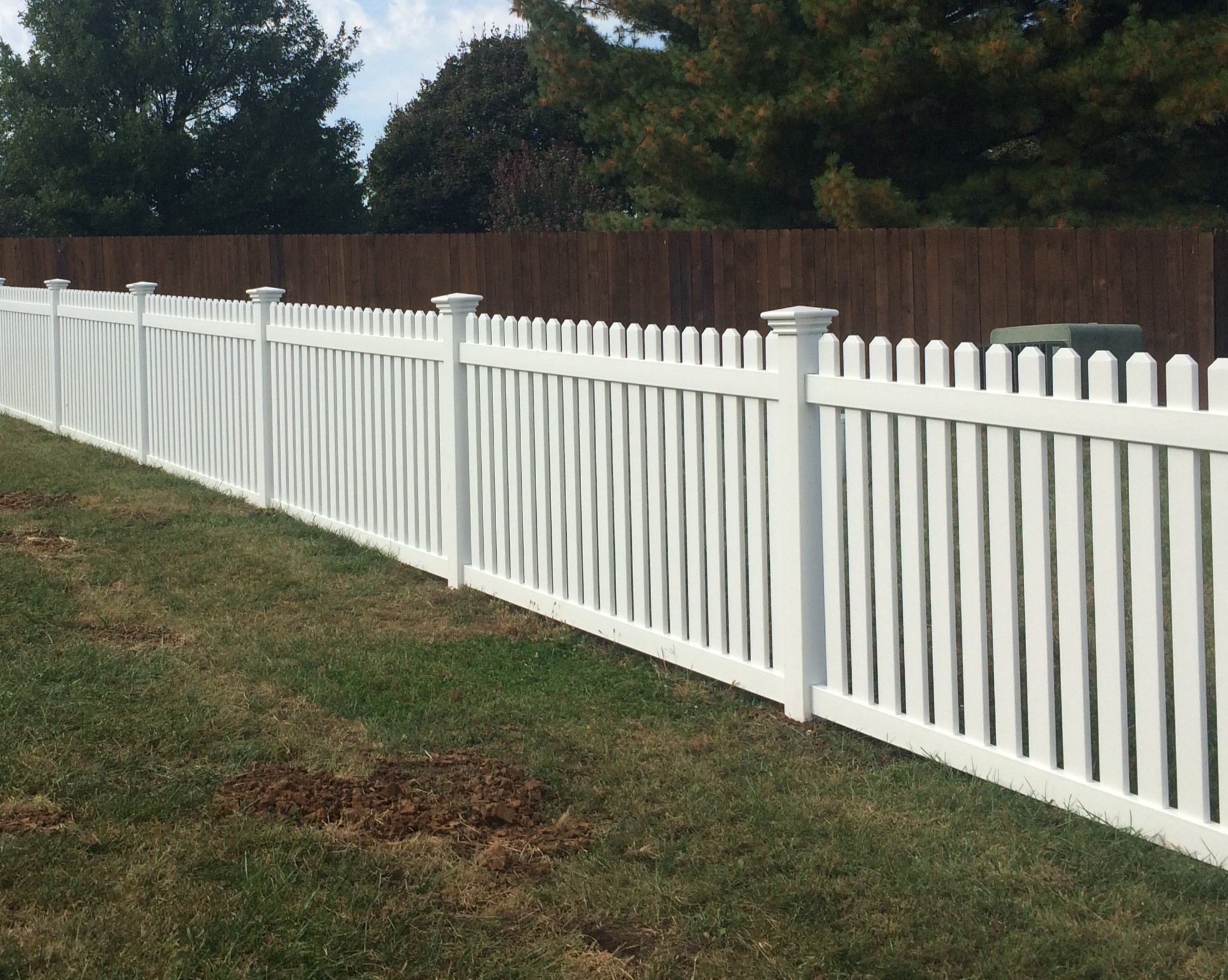 semi privacy 4 foot white vinyl fence
